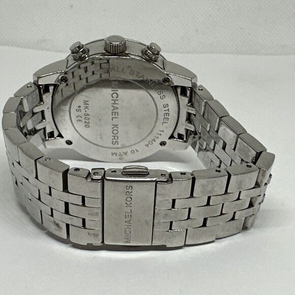 Michael Kors MK5020 Women\'s Silver Stainless Steel Analog Dial Wrist Watch NUL52